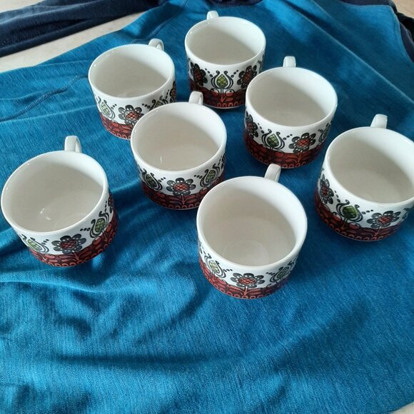 Set of 7 vintage tea cups BROADHURST KATHIE WINKLE - Picture 3 of 4